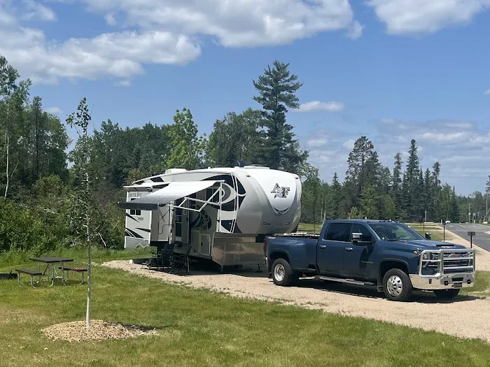 Crane Lake Voyageur RV Campground Picture 2