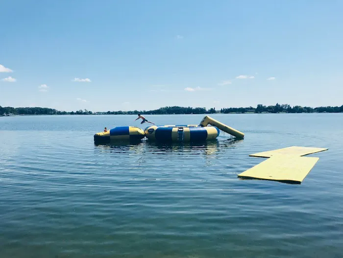 Paul Lake Resort Picture 10