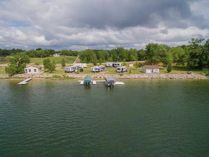 Paul Lake Resort Picture 3