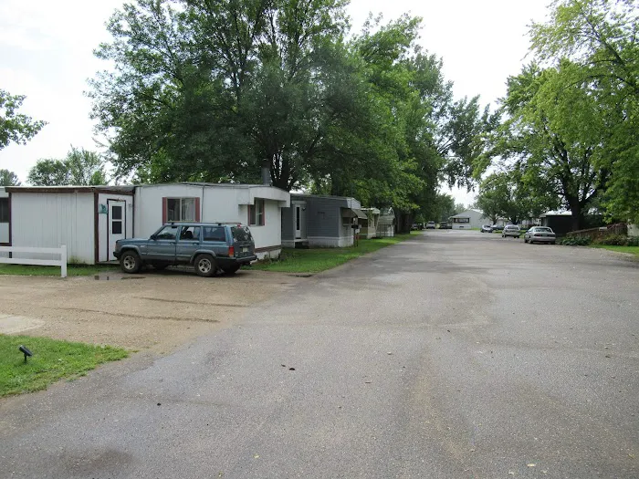 Green Acres Mobile Home & RV Park Picture 7