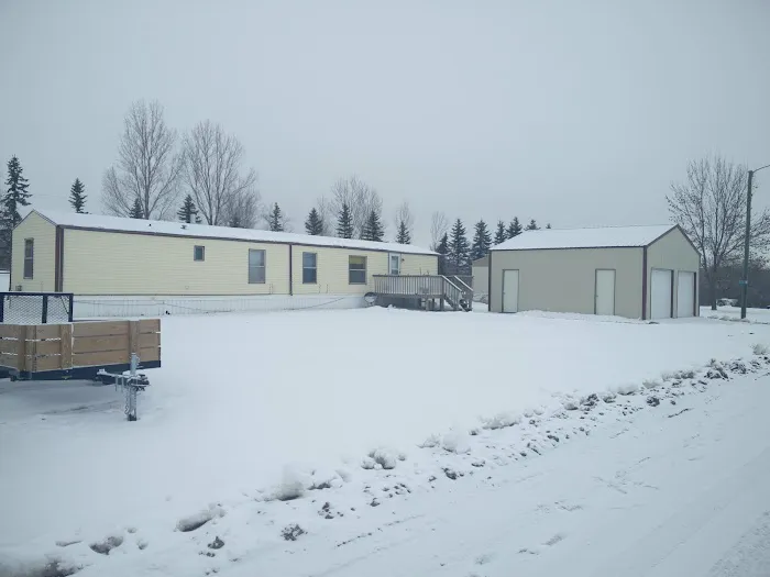 Country Manor Mobile Home Park Picture 2