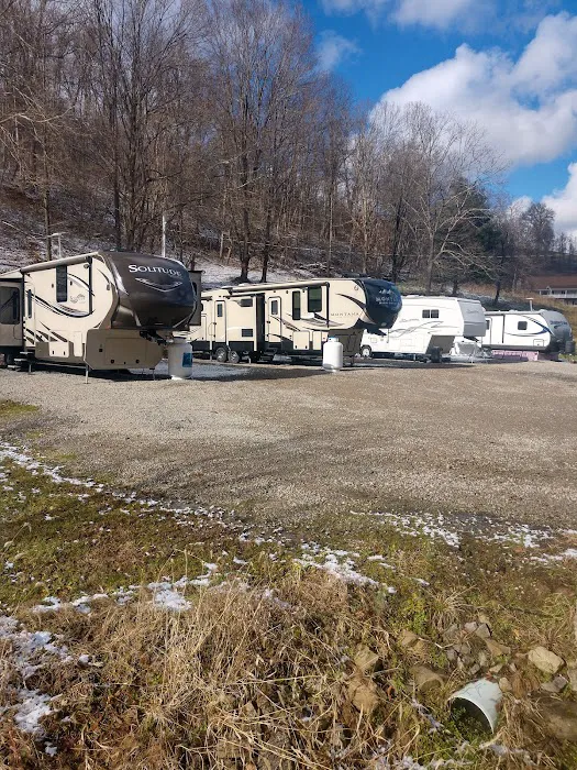Meighen RV Park Picture 5