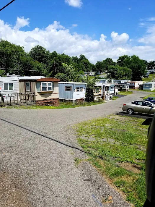 Charter Oaks Manufactured Home Community Picture 4