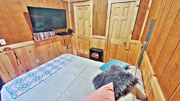 Quick Accommodations, Tours & More Picture 6