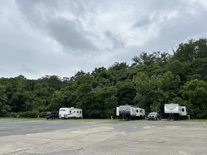 Clarksburg RV and Camper Site Picture 3