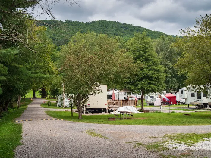 Riverside Campground Picture 3
