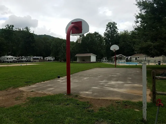 Riverside Campground Picture 10