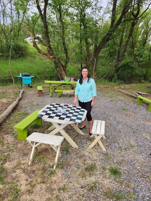 Holston Hideaway Campgrounds Picture 2