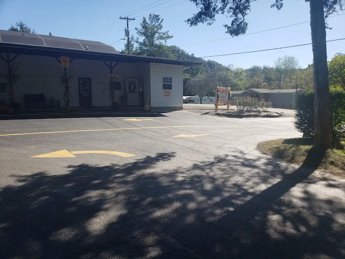 Volunteer Park Family Campground Picture 5