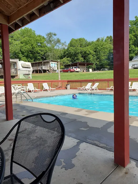Lake Cove Resort & Realty Picture 4