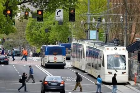 A Guide to Using Public Transportation in Major US Cities