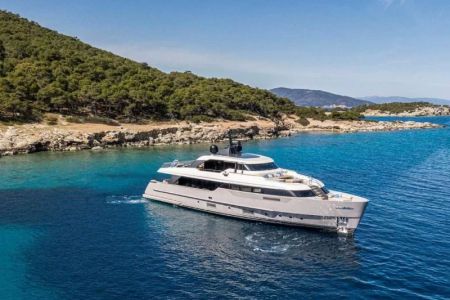 How to Book a Luxury Yacht Tour in the Greek Islands