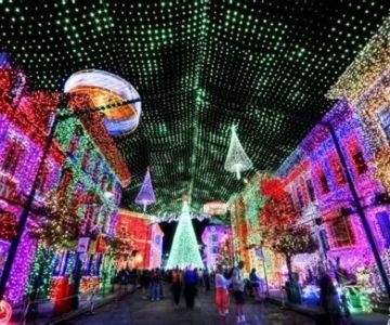 The Top Christmas Light Displays in the USA: Must-See Holiday Attractions