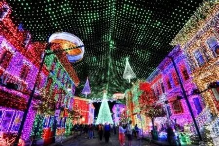 The Top Christmas Light Displays in the USA: Must-See Holiday Attractions