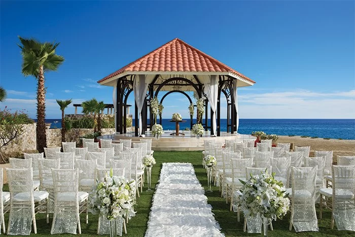 Best Luxury Resorts for Destination Weddings: Top Picks and Tips
