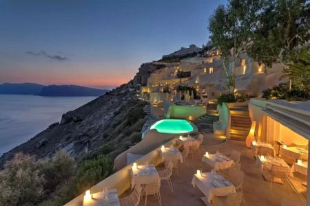 Best Luxury Hotels in Greece for High-End Travelers