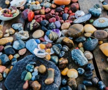 How to Travel with a Small Rock Collection as Souvenirs
