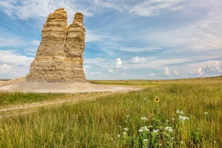 A Guide to the Best Time to Visit Kansas for Wide-Open Skies