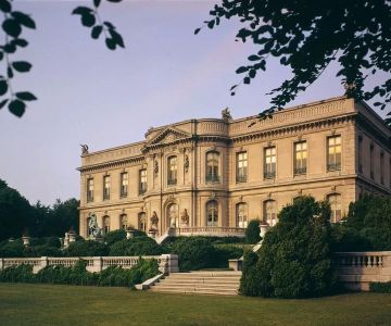 A Guide to the Best Time to Visit Rhode Island's Gilded Age Mansions