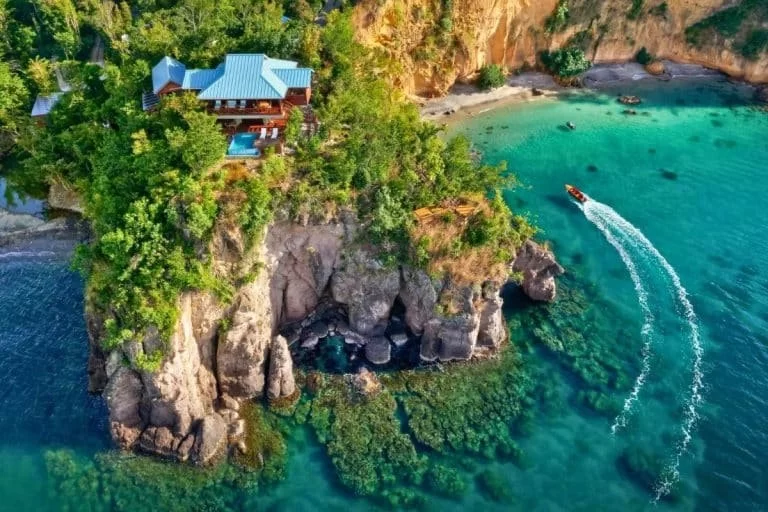 Most Luxurious Resorts for an Island Escape: Ultimate Getaways