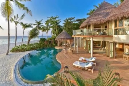 Best Time to Travel to Luxury Destinations: A Season-by-Season Guide