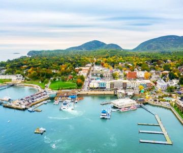 Best U.S. Coastal Towns for Art Walks