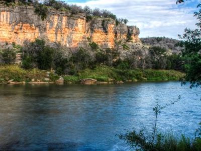 Guide to America’s Most Breathtaking River Bluffs – Explore Stunning Views