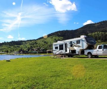 Best RV Parks Near Famous Hiking Destinations: Top Spots for Adventure