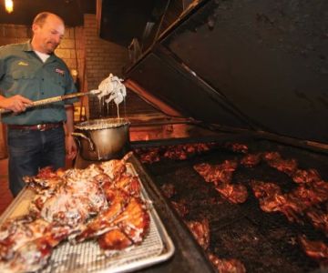 Best Places for U.S. Roadside BBQ and Smokehouse Tours