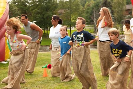 Best U.S. Destinations for Outdoor Family Games: Top Locations for Fun