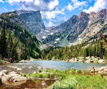 Best National Parks for Mountain Lake Views: Top Scenic Destinations