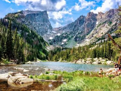Best National Parks for Mountain Lake Views: Top Scenic Destinations