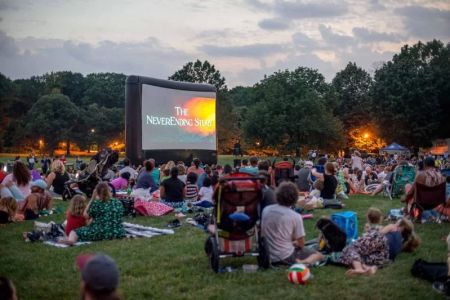 Best U.S. Destinations for Outdoor Film Screenings