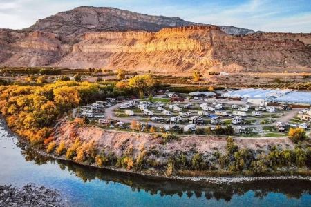 Top RV Parks with Scenic Trailheads Nearby: Best Hiking and Camping Spots