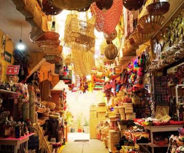 How to Plan a Road Trip Focused on Local Artisan Markets