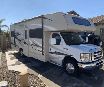 Guide to RV Rentals: What to Know Before You Book Your Adventure