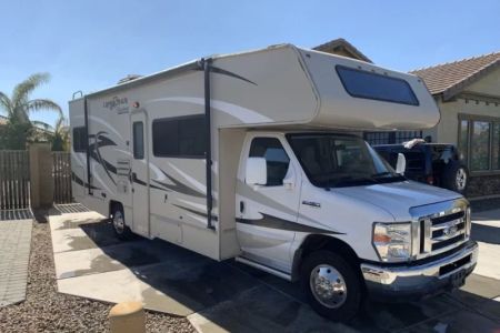 Guide to RV Rentals: What to Know Before You Book Your Adventure