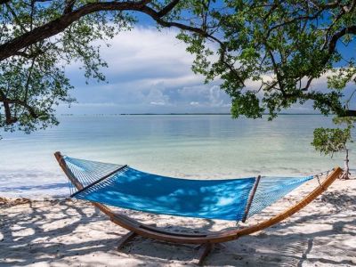 Best Campgrounds with Beach-Side Hammock Spots for Relaxing Getaways